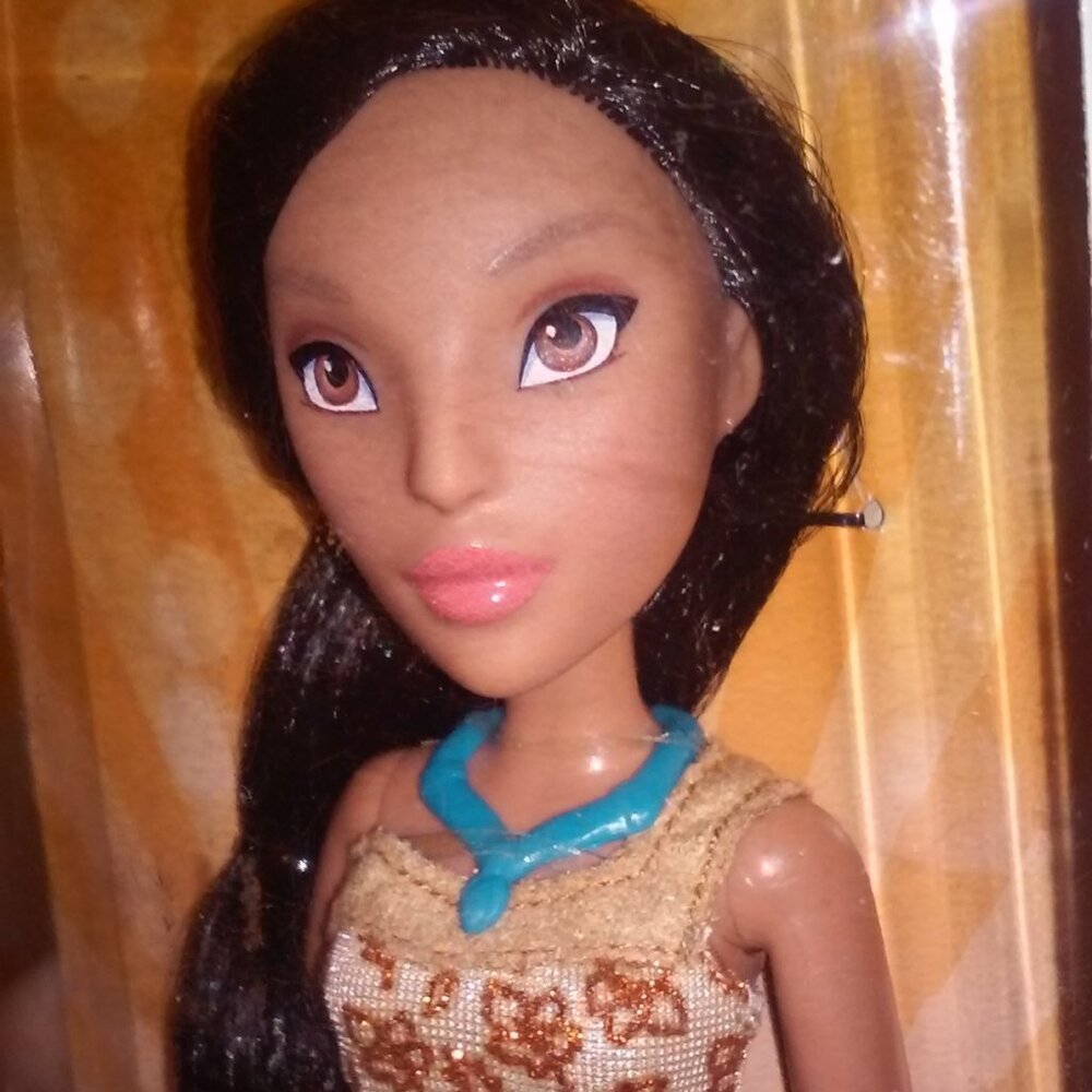 New  Disney Princess Pocahontas Doll Royal shimmer